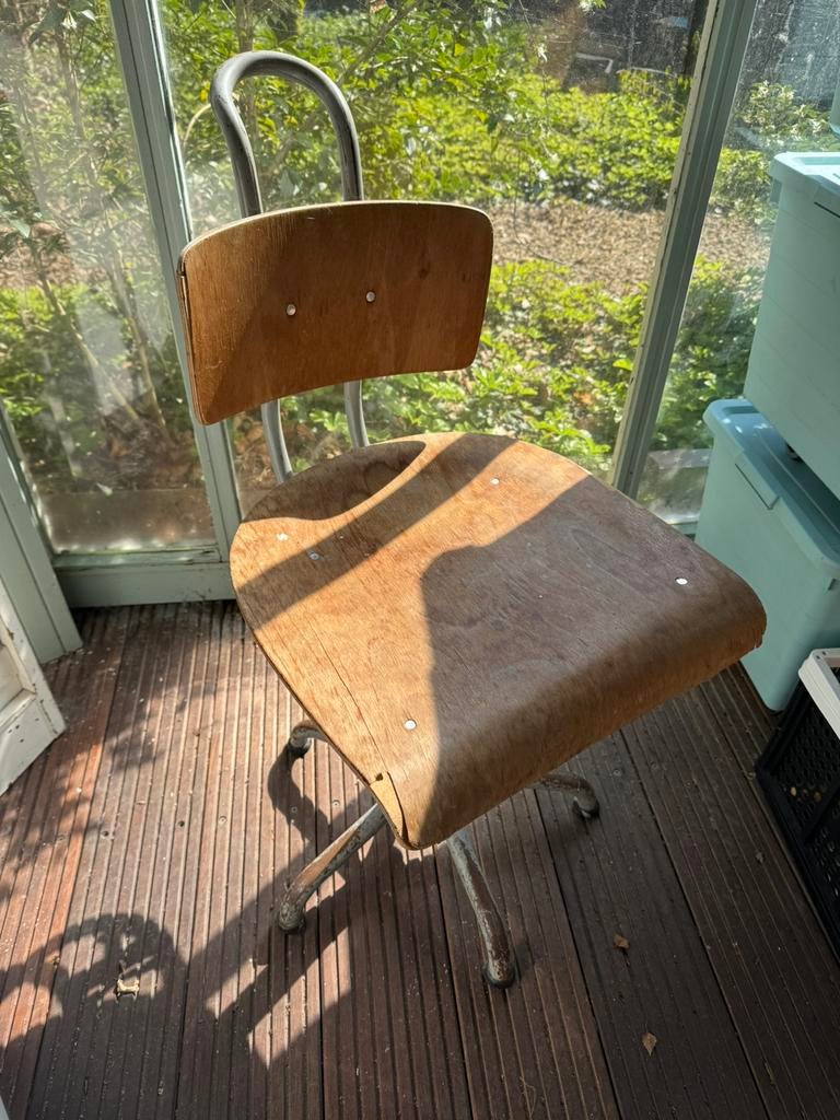 Oud draaibaar (kinder) schoolstoeltje, Gebruikt, Overige kleuren, School stoel, Ophalen of Verzenden