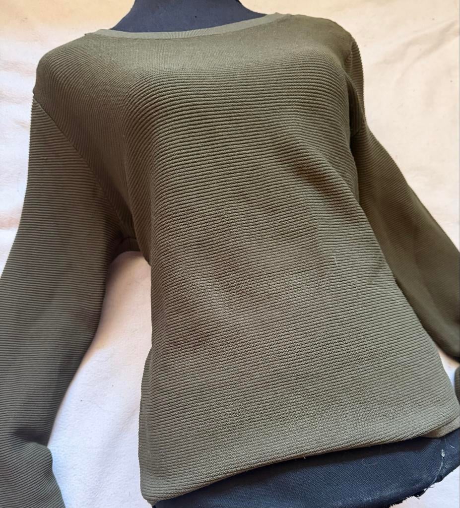 Ribgebreide trui in olijfgroen - Costes. Maat M. Z.G.A.N., Kleding | Dames, Truien en Vesten, Ophalen of Verzenden, Zo goed als nieuw