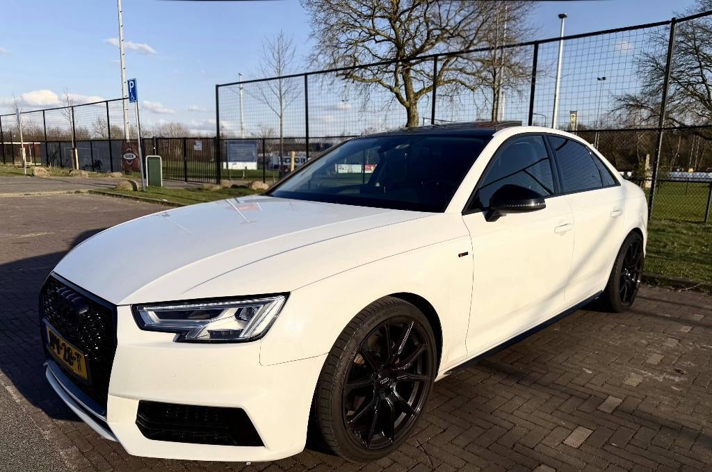 Audi A4 2.0 TFSI 190pk S-Line |S4 Look|Pano|ACC, Auto's, Audi, Automaat, Achterwielaandrijving, 190 pk, 1984 cc