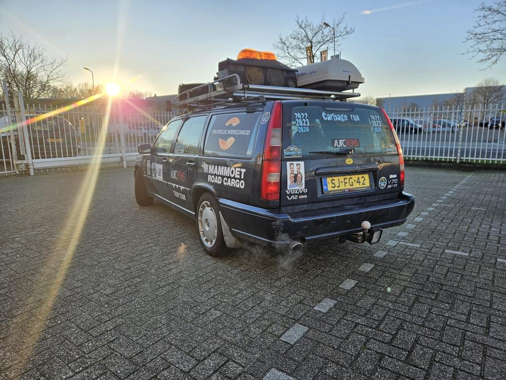 Volvo V70 2.5-20V Luxury-Line (bj 1997, automaat), Auto's, Oldtimers, Stoelverwarming, Blauw, Origineel Nederlands, 2435 cc