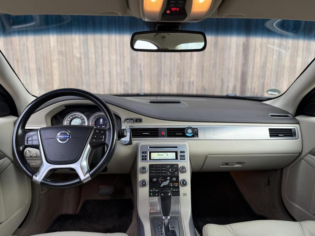 Volvo S80 2.0 T5 241pk Momentum | BI-Xenon Koplampen| NL-Aut, Euro 5, 4 cilinders, Navigatiesysteem, 1499 kg