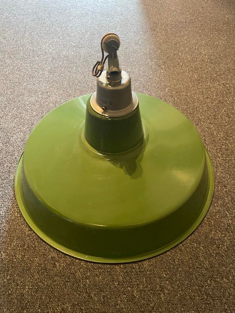 Vintage Groene Emaille Hanglamp - Industriële Stijl, Huis en Inrichting, Lampen | Hanglampen, Ophalen of Verzenden, Gebruikt, Metaal
