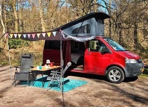 Gezellige buscamper Volkwagen T5, Caravans en Kamperen, Campers, Volkswagen, Particulier, 4 tot 5 meter, Tot en met 4