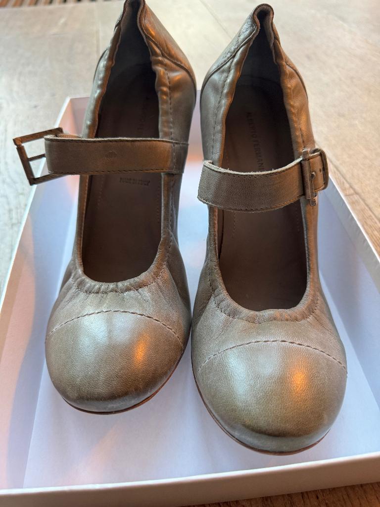 Alberto Fermani pumps maat 40  1x gedragen, leer, Kleding | Dames, Schoenen, Alberto Fermani, Pumps, Ophalen of Verzenden, Zo goed als nieuw