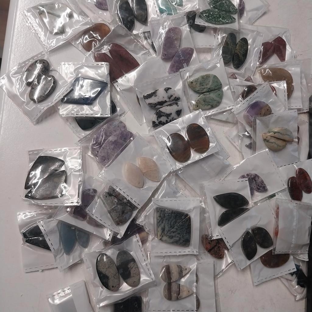 Edelsteen paartjes voor oorbellen 50 stuks gemengd, Ophalen of Verzenden, Nieuw