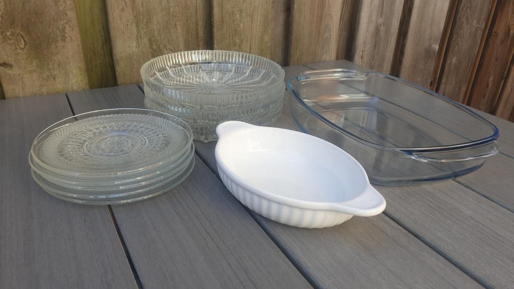 Borden en ovenschaaltjes, Ophalen, Rond, Hout