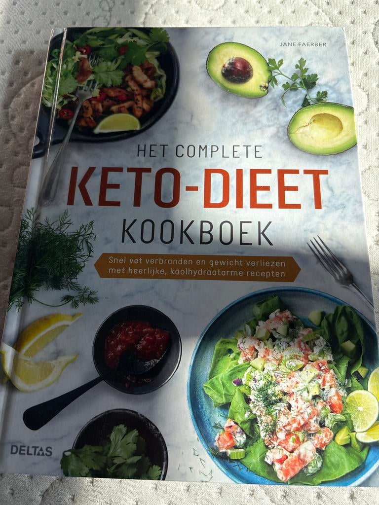 Het Complete Keto-Dieet Kookboek - Jane Faerber, Hoofdgerechten, Ophalen of Verzenden, Zo goed als nieuw, Gezond koken