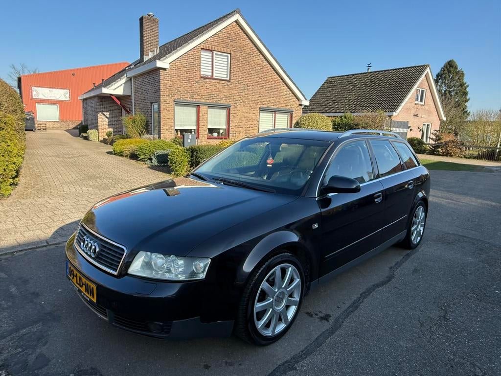 Te Koop Audi A4 2.4 V6 Avant 125KW AUT 2002 - Bom Vol, Auto's, Audi, 1505 kg, A4, Zwart, 1600 kg