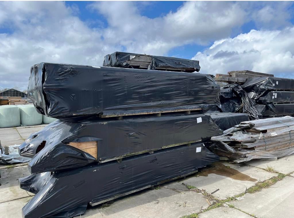 Giga partij Duxwood Douglas blokhutten en overkappingen, Ophalen, 3 ramen of meer, Blokhut, Zo goed als nieuw