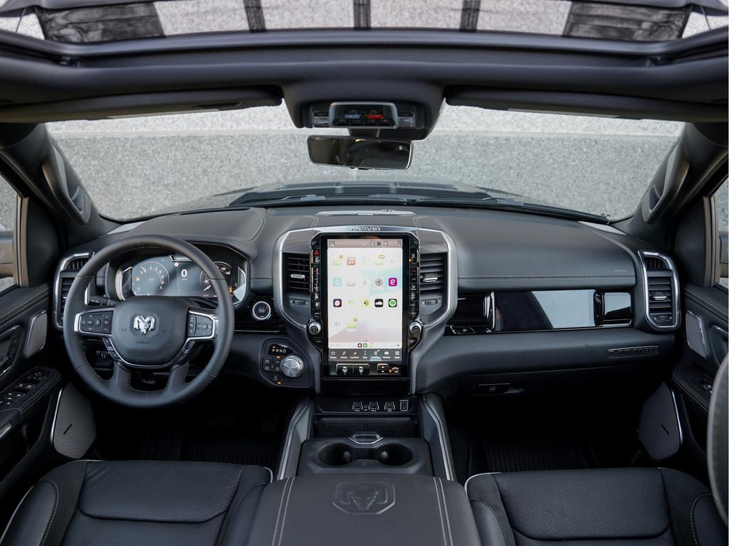 Dodge Ram 1500 Laramie Night SST Hurricane 420pk |BPM vrij!, Auto's, Automaat, 2993 cc, Zwart, Leder