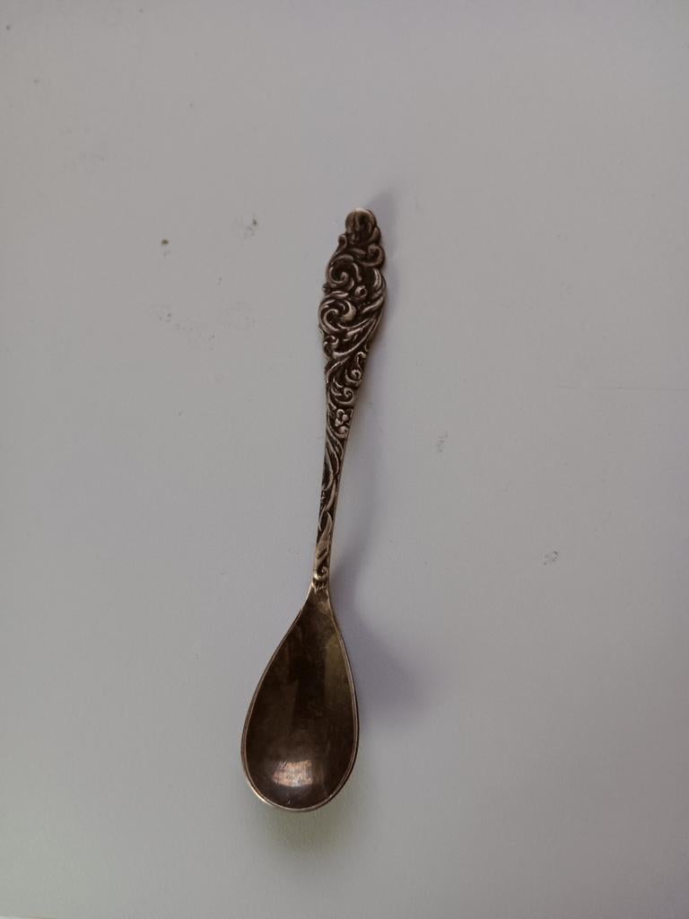 Antieke zilveren theelepel met sierlijke gravure, Antiek en Kunst, Antiek | Bestek, Ophalen of Verzenden