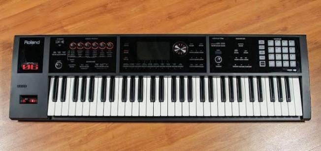 Roland FA-06 Workstation Synthesizer - Goede Staat, Roland, Ophalen of Verzenden, Midi-aansluiting, 61 toetsen