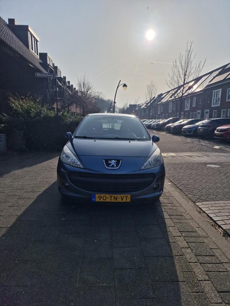 Peugeot 207 1.6-16V  5-deurs/Grijs/Nieuwe koppeling en APK, Voorwielaandrijving, Stof, Traction-control, Handgeschakeld