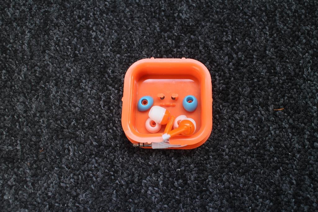 1x NIEUW OORTJES met DRAAD EN KABEL, In gehoorgang (in-ear), Overige merken, Nieuw, Ophalen of Verzenden