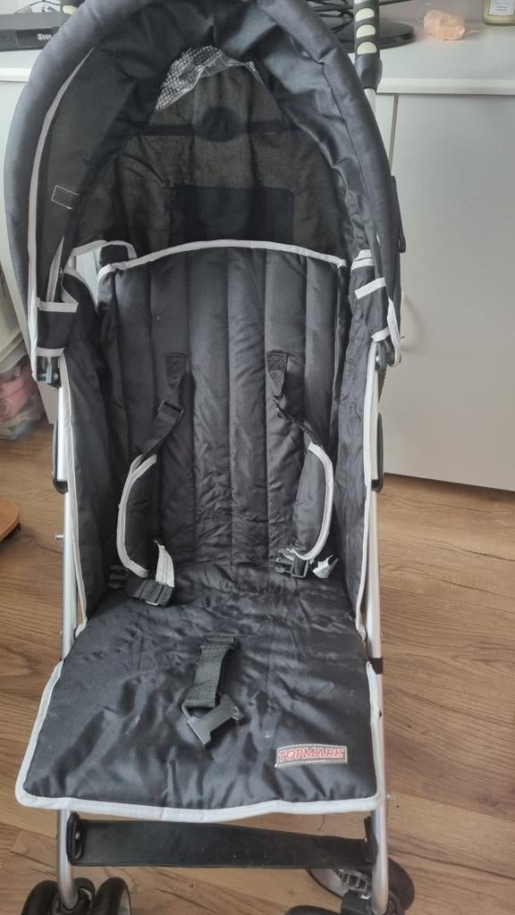 Kinder Buggy van het merk Topmark., Kinderen en Baby's, Buggy's, Zo goed als nieuw, Regenhoes, Verstelbare rugleuning, Voetenzak