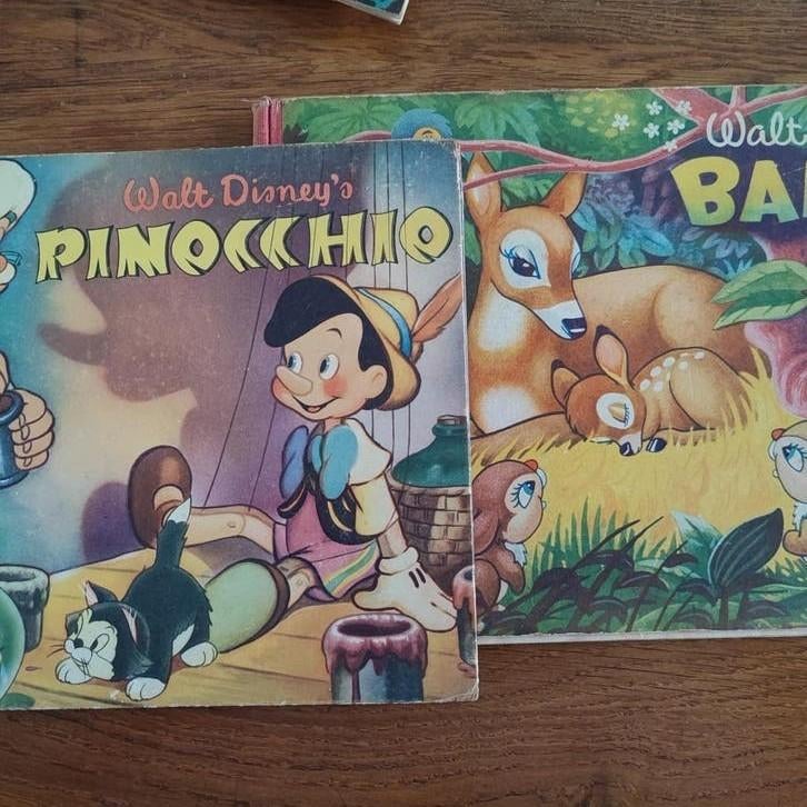 2 oude Walt Disney plaatjesalbums: Bambi en Pinocchio, Ophalen of Verzenden, Gelezen, Walt Disney, Plaatjesalbum