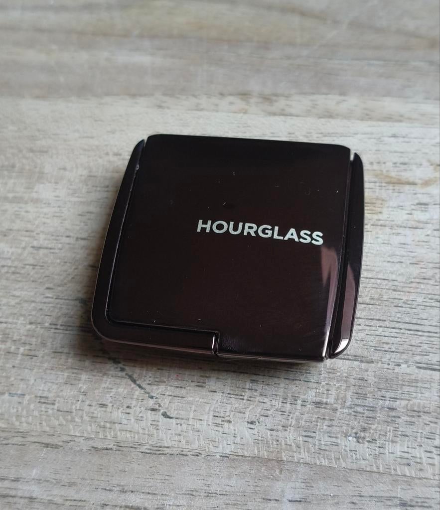 Hourglass dim light travel size, Ophalen of Verzenden, Zo goed als nieuw, Gehele gezicht, Make-up
