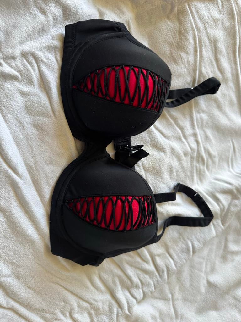 Sapph Voorgevormde BH Zwart/Rood - Maat 90B, Kleding | Dames, Ondergoed en Lingerie, Ophalen of Verzenden, Zwart, BH