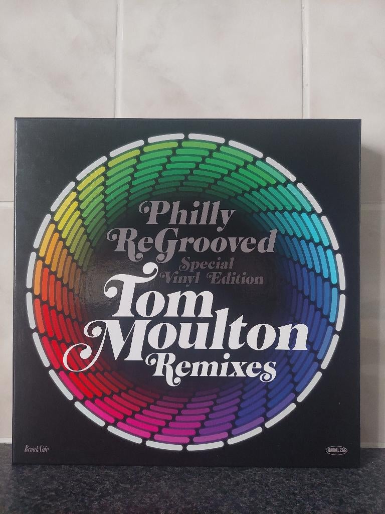 V.A. - Philly ReGrooved - Tom Moulton Remixes (8LP), Ophalen of Verzenden, 1980 tot 2000, Zo goed als nieuw, 12 inch