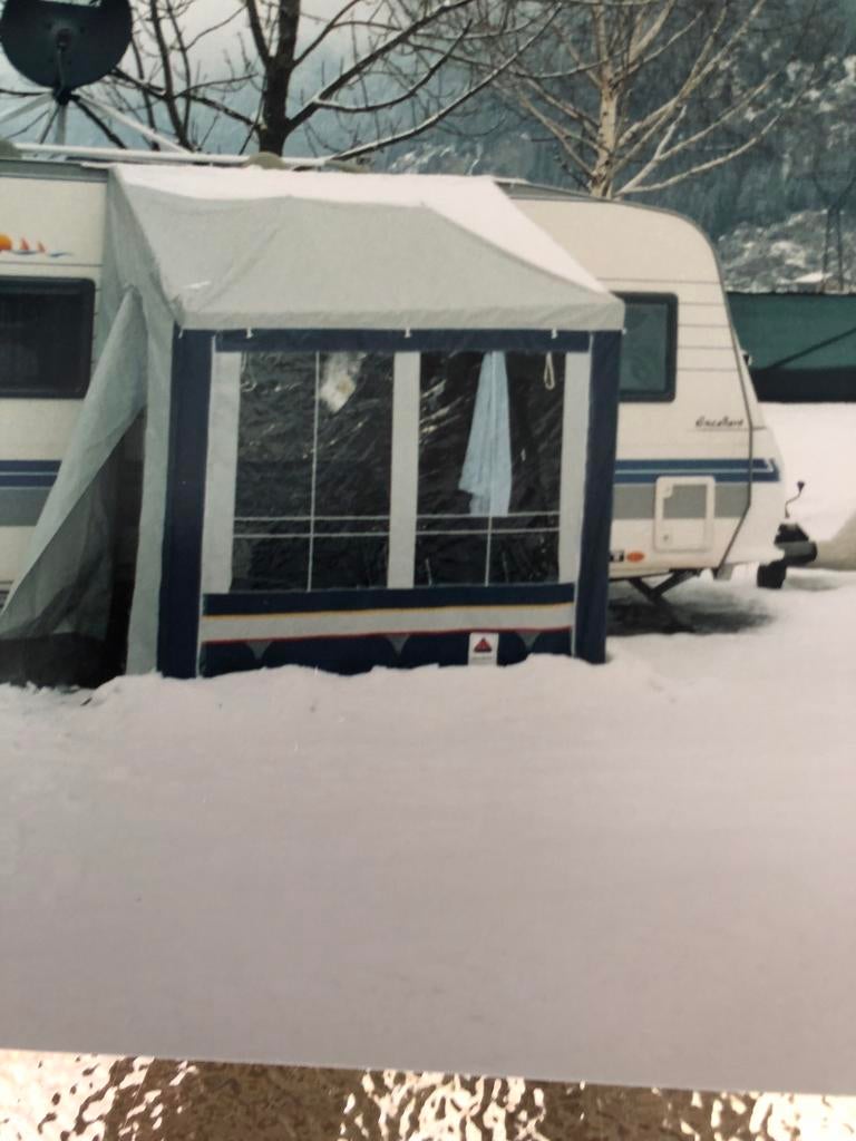 Wintertent (2010), Ophalen of Verzenden, Gebruikt, Tot en met 4