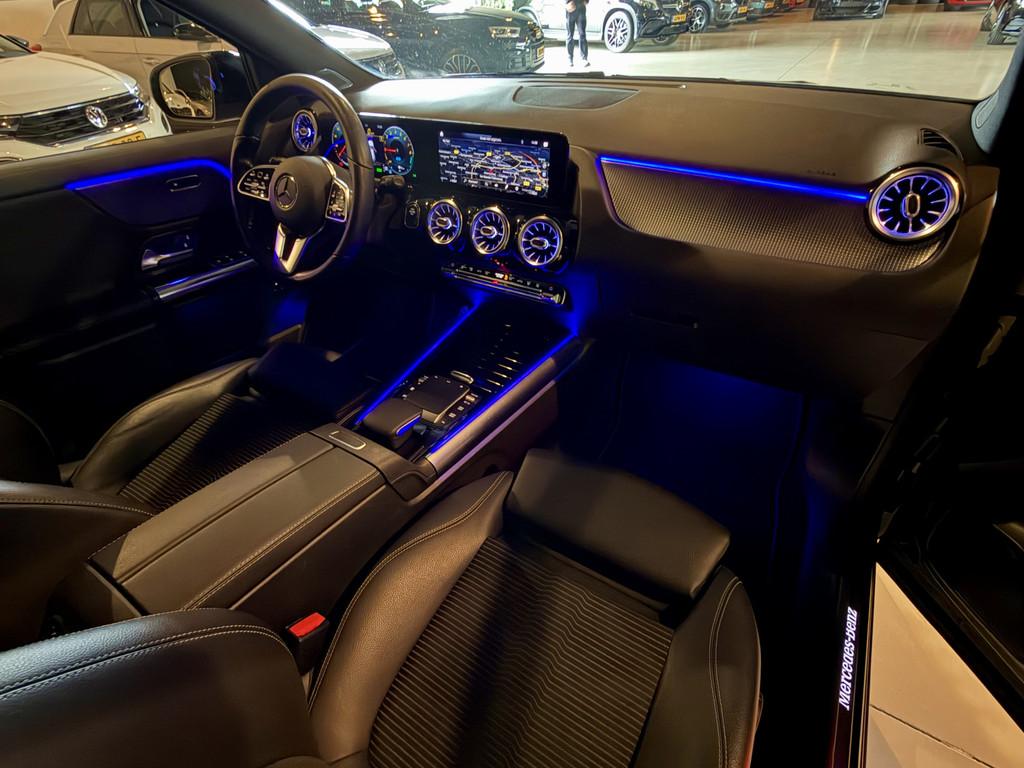 Mercedes-Benz GLA 250e Luxury LED|Camera|Sfeer|Leer Zwart, Gebruikt, Met garantie (alle), Leder en Stof, Zwart