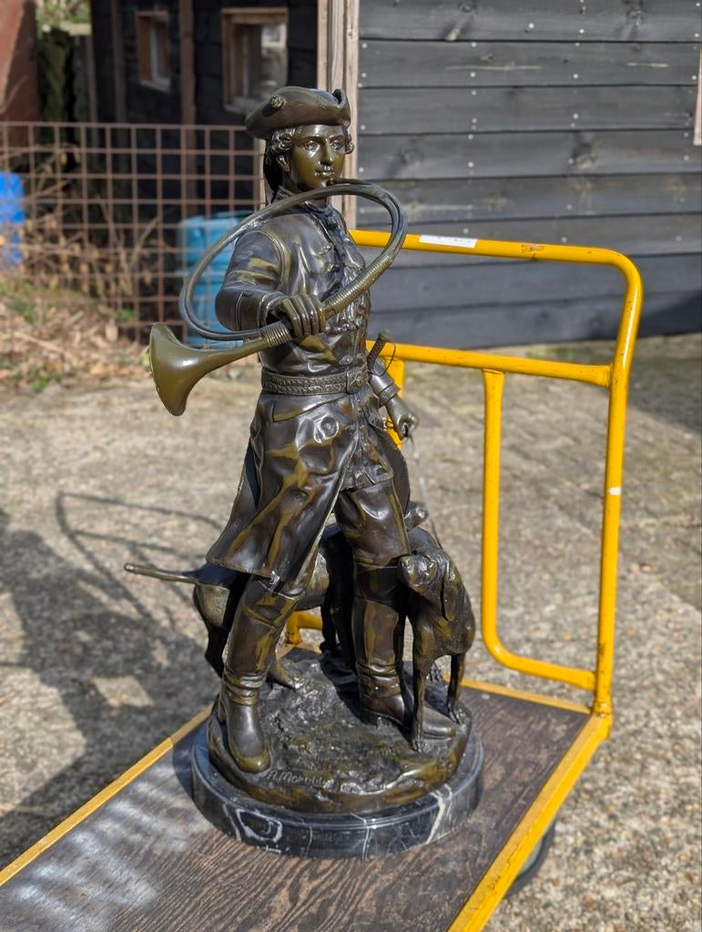 Groot bronzen beeld jacht. 95 cm hoog. €1650., Ophalen