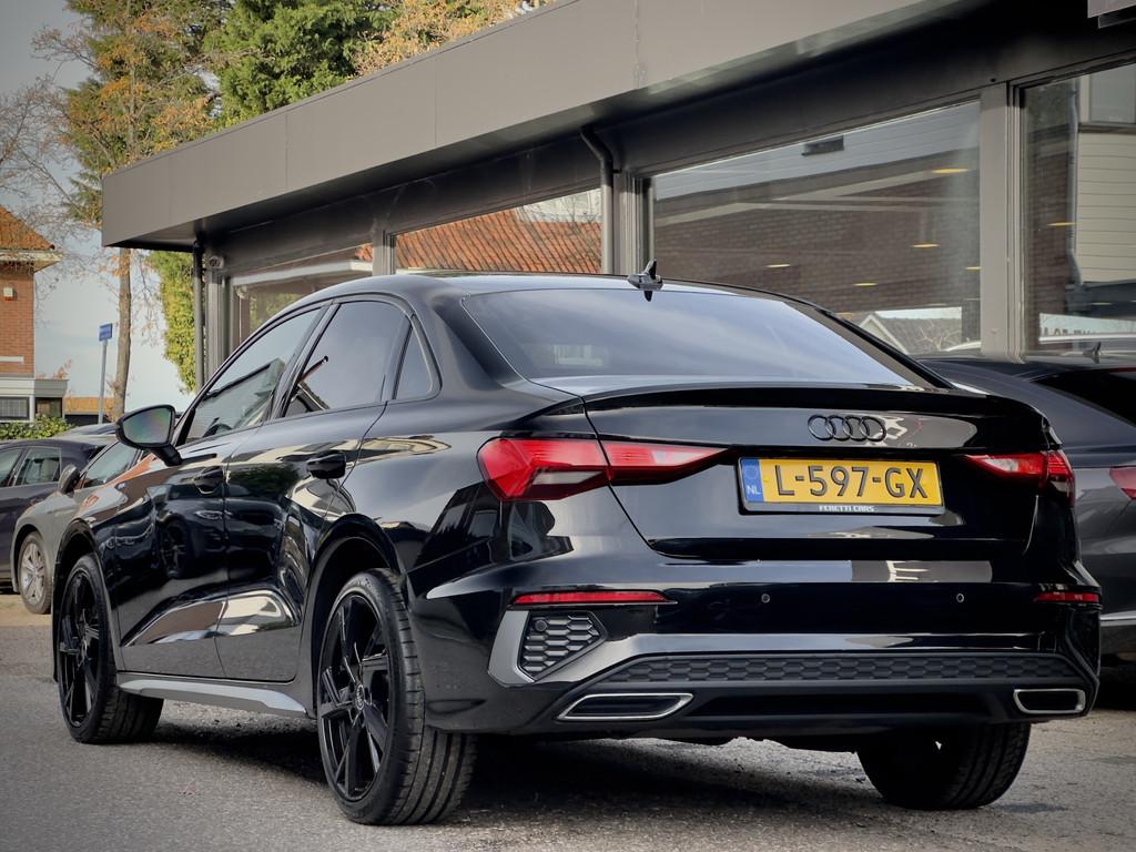 Audi A3 Limousine 30 TFSI AUT7 S-LINE EDITION 94D.KM! SPORT-, Auto's, Gebruikt, Zwart, Hybride Elektrisch/Benzine, 3 cilinders
