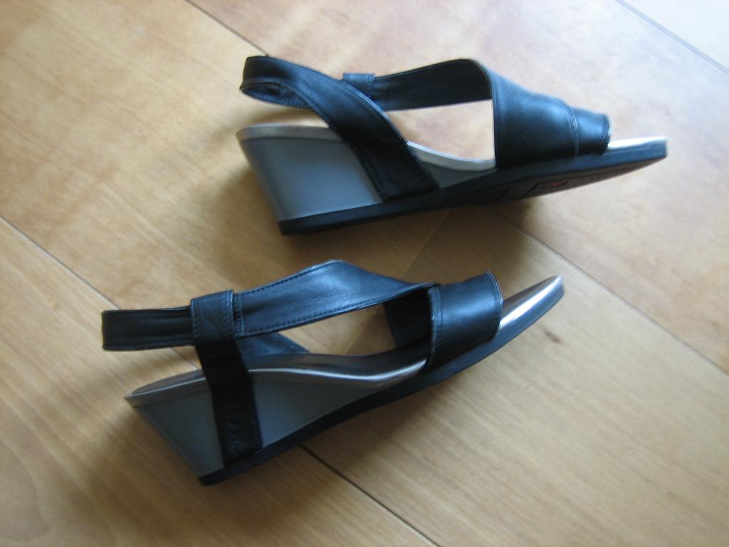 Elegante zwart leren sleehak sandaaltjes CAMPER 37 snazzeys, Verzenden, Zwart, Sandalen of Muiltjes, Nieuw