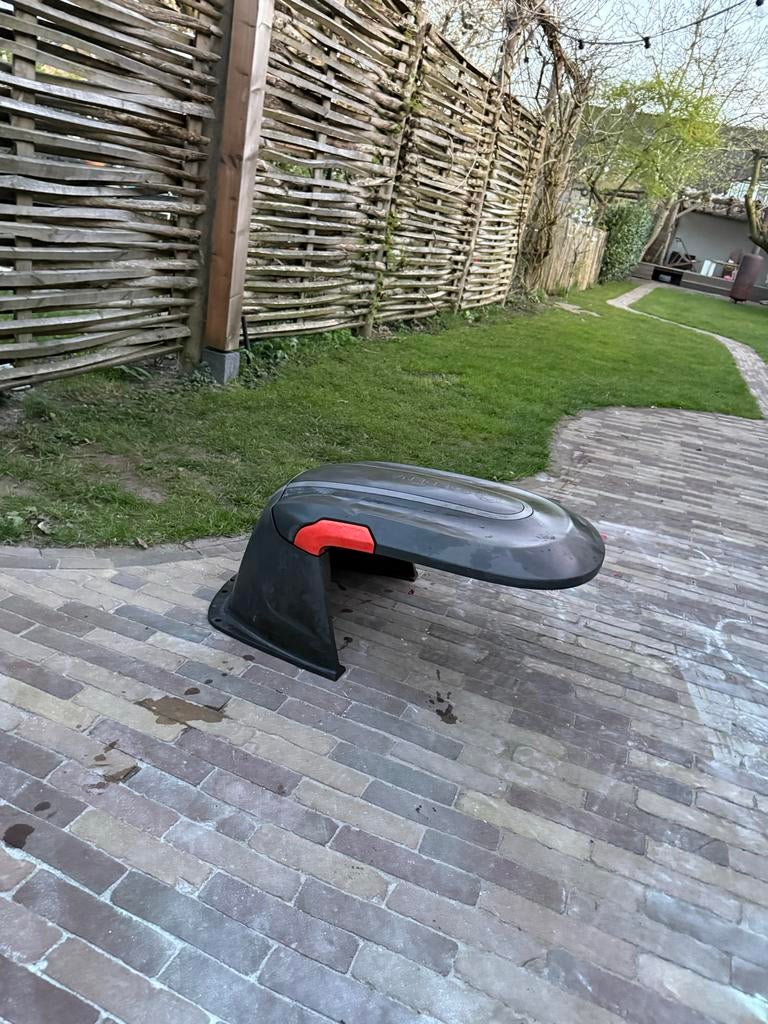 Gardena Minimo Garage voor Robotmaaier, Tuin en Terras, Robotmaaiers, Ophalen of Verzenden, Gebruikt