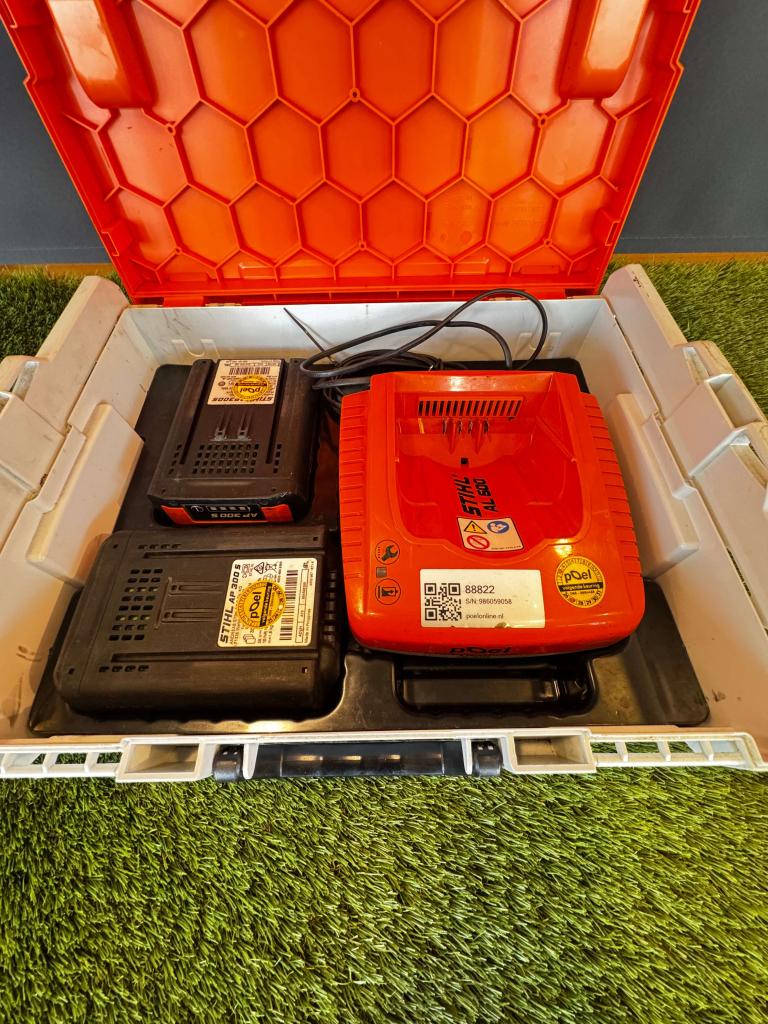 Occasion STIHL AP 300 Accu set Met garantie, Niet ingevuld, Niet ingevuld, Ophalen of Verzenden, Zo goed als nieuw