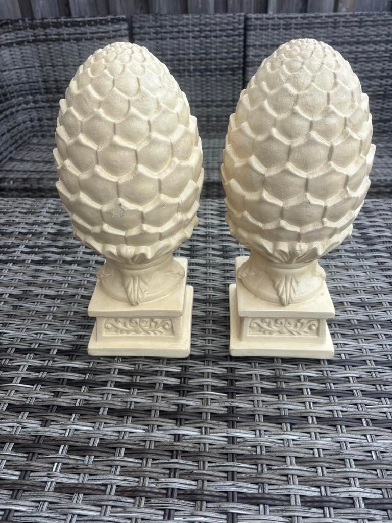 2 eikels, Ophalen of Verzenden