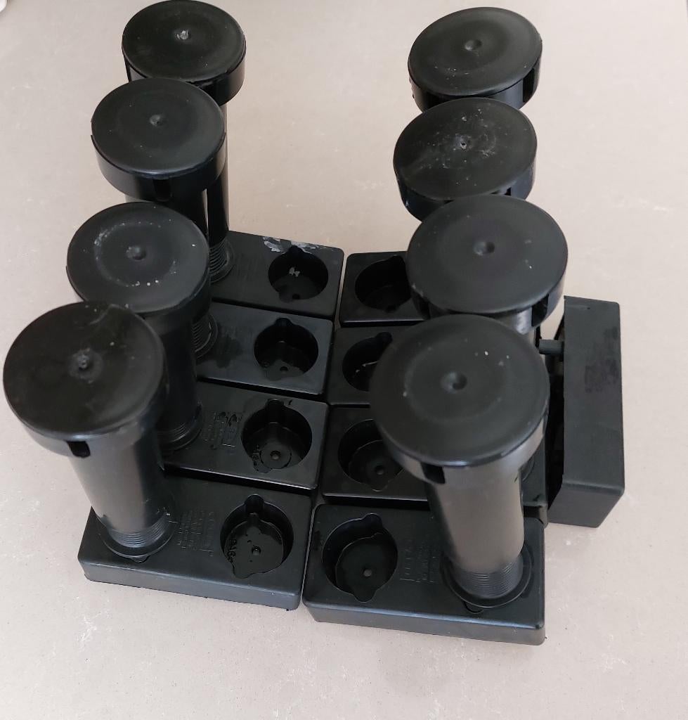 2 sets van vier Ikea stelpoten voor twee keukenonderkasten, Ophalen, Minder dan 50 cm, Gebruikt, Minder dan 25 cm