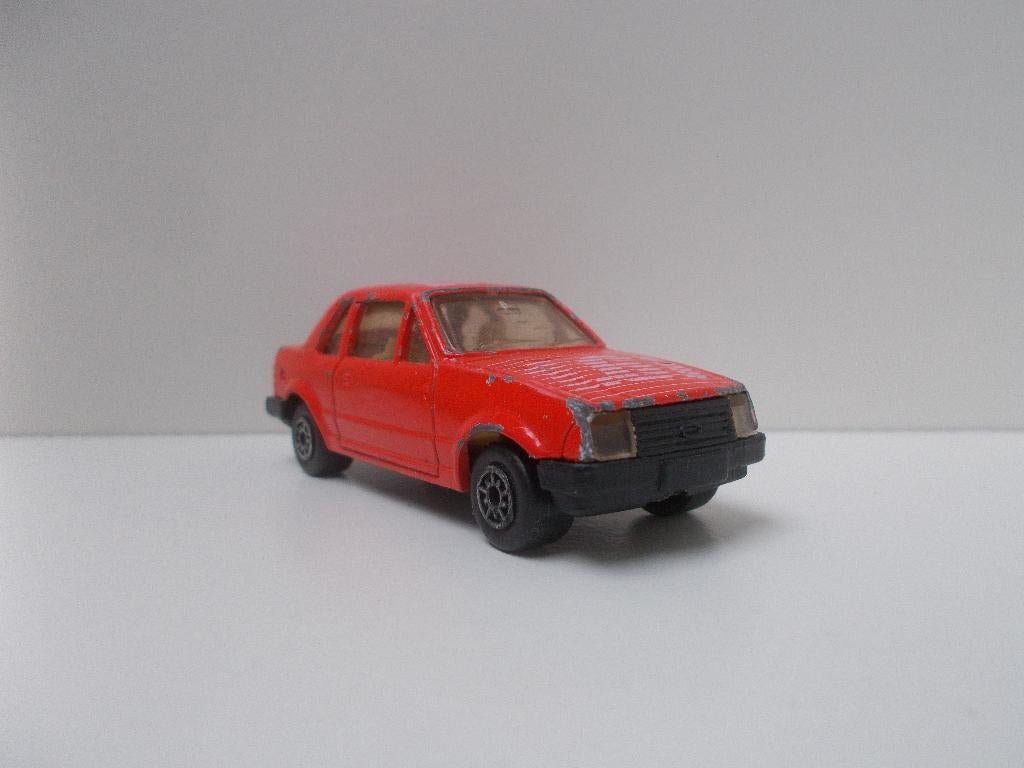 5466 Ford Escort 1.6i McToy, Hobby en Vrije tijd, Modelauto's | Overige schalen, Gebruikt, Auto, Ophalen of Verzenden