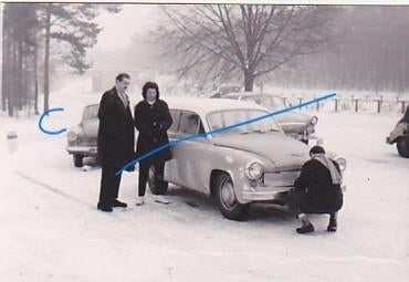 Wartburg auto in de sneeuw foto, 1960 tot 1980, Foto, Ophalen of Verzenden, Zo goed als nieuw