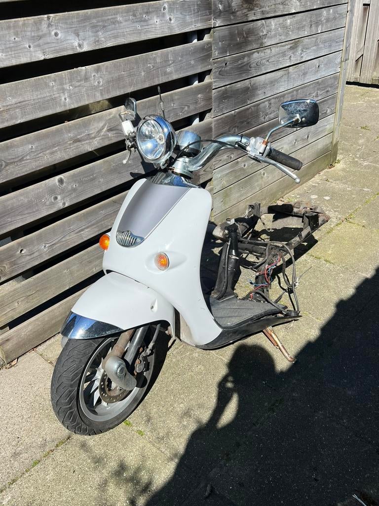 Gratis aprillia Mojito/habana Frame, geel kenteken, Fietsen en Brommers, Ophalen, Gebruikt, SR 50