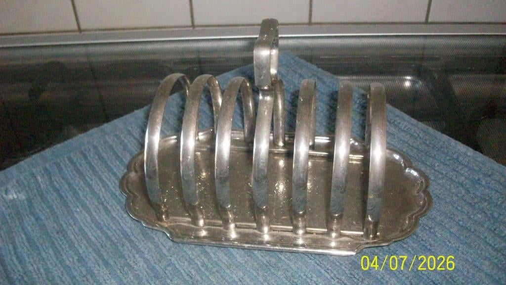 Verzilverd toastrekje op onderbordje, Antiek en Kunst, Ophalen of Verzenden