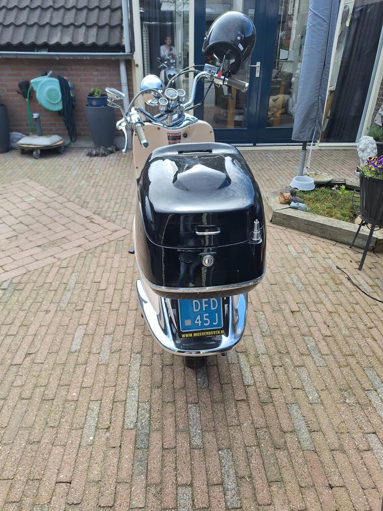 Scooter met blauw kenteken, inclusief helm en koffer, Ophalen of Verzenden, Gebruikt, Overige typen, Overige merken