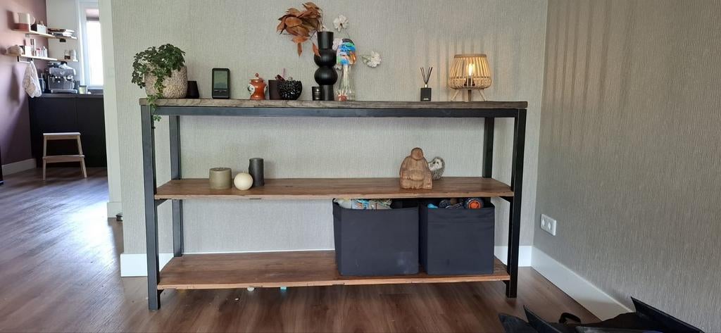 Industriële sidetable exclusief accessoires, Huis en Inrichting, Tafels | Sidetables, Ophalen of Verzenden, Zo goed als nieuw