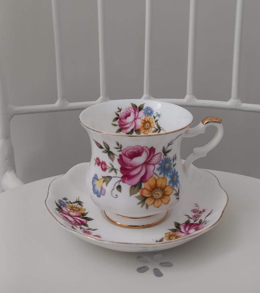 Kop en schotel Royal Ascot., Huis en Inrichting, Ophalen, Zo goed als nieuw, Overige stijlen, Kop(pen) en/of Schotel(s)