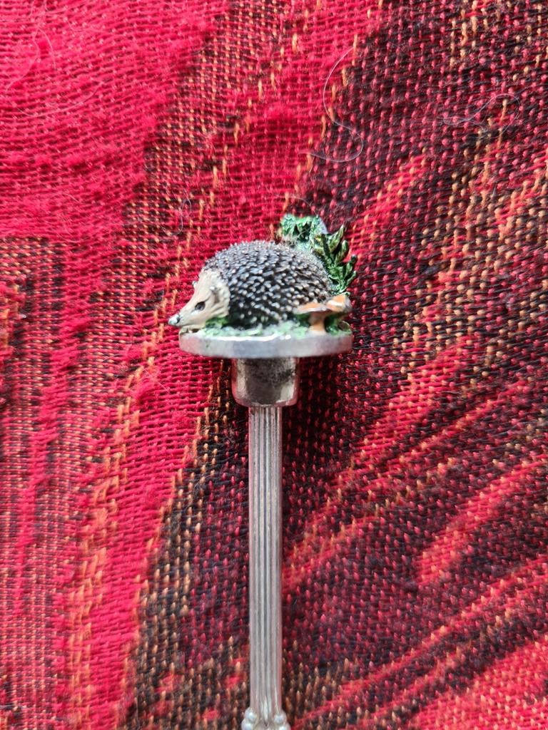 Verzilverde theelepel met egel W.A.P.W, Ophalen of Verzenden