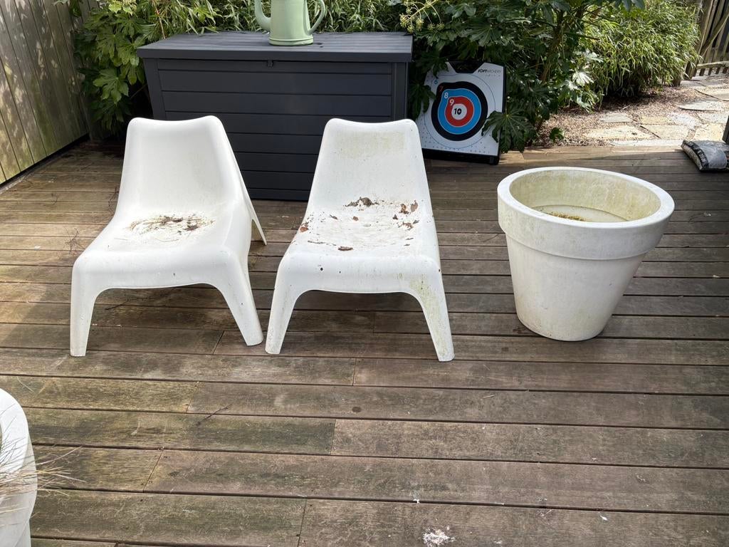 IKEA PS VÅGÖ witte tuinstoel + grote witte bloempot, Ophalen, Gebruikt, Kunststof