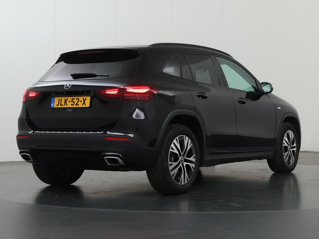 Mercedes-Benz GLA-klasse 250 e Luxury Line | Trekhaak | Nigh, 4 cilinders, 16 kWh, Zwart, Bedrijf