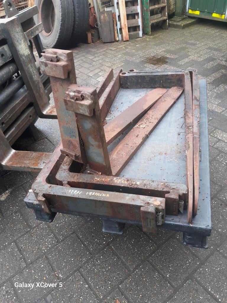 Heftruck lepels, Ophalen