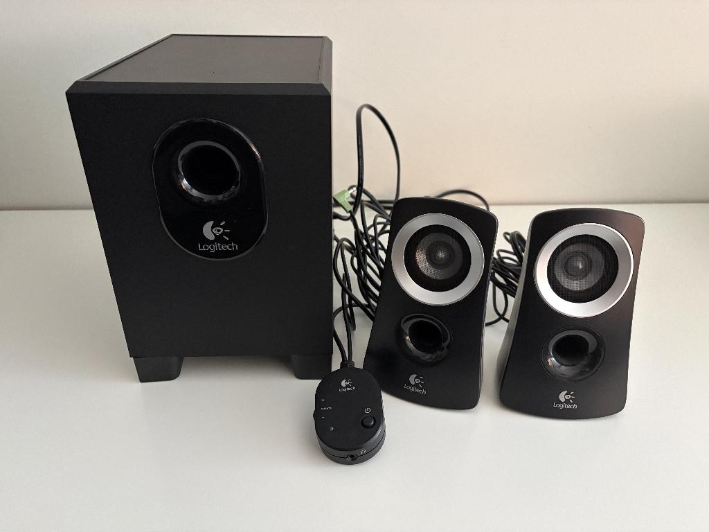 Logitech Z313-speakersysteem met Subwoofer, Ophalen, Zo goed als nieuw, Audiokanaal 2.1, Logitech