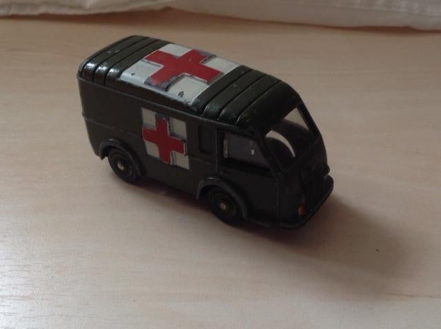 Dinky Toys Ambulance Militaire, Ophalen of Verzenden, Gebruikt, Auto, Dinky Toys
