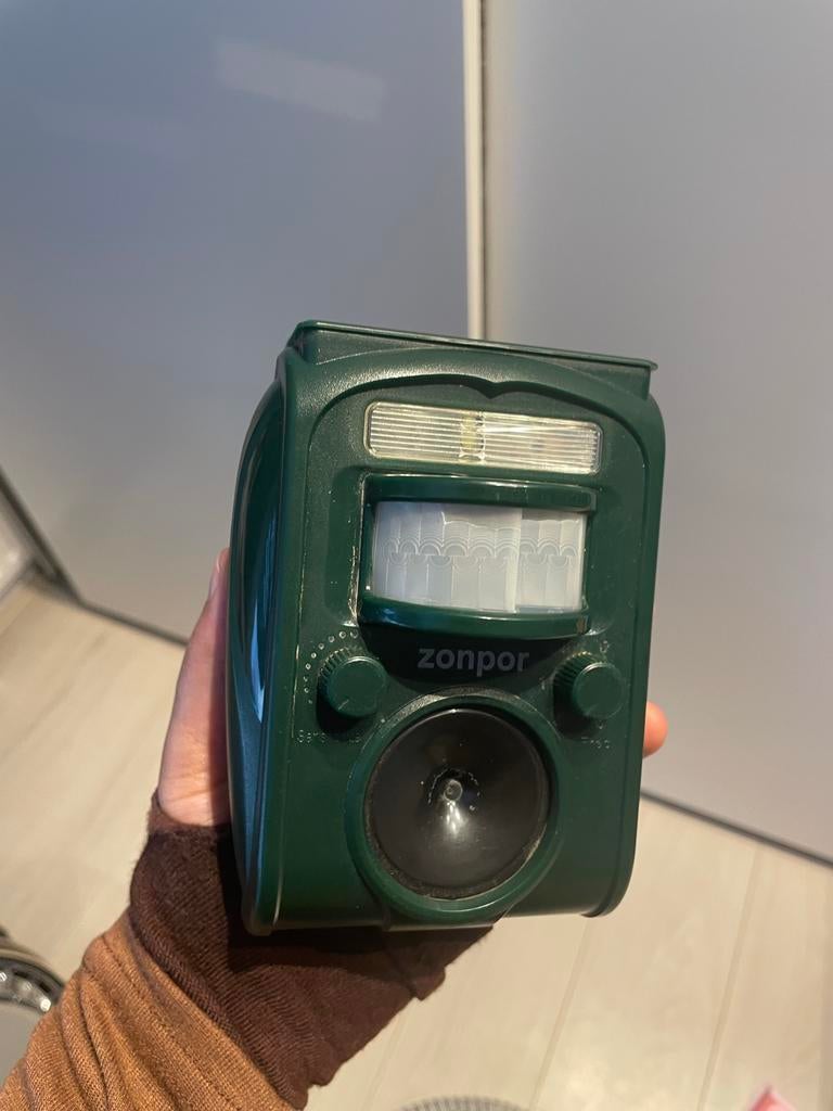 Zonpor Ultrasone Dierenverjager met Bewegingssensor, Ophalen of Verzenden, Gebruikt, Ongediertebestrijding