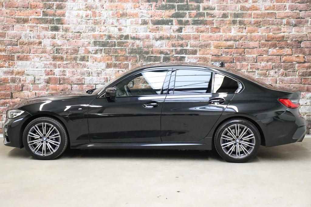 BMW 3 Serie Sedan 330e High Executive M Sport Pakket Automaa, 1998 cc, Achterwielaandrijving, Gebruikt, Zwart