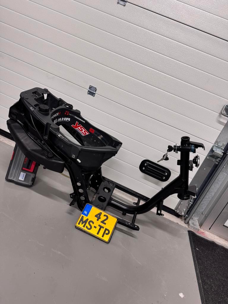 piaggio zip 2000 ~ 125cc 2takt a1 frame Nederlands, Ophalen of Verzenden, D, D, D