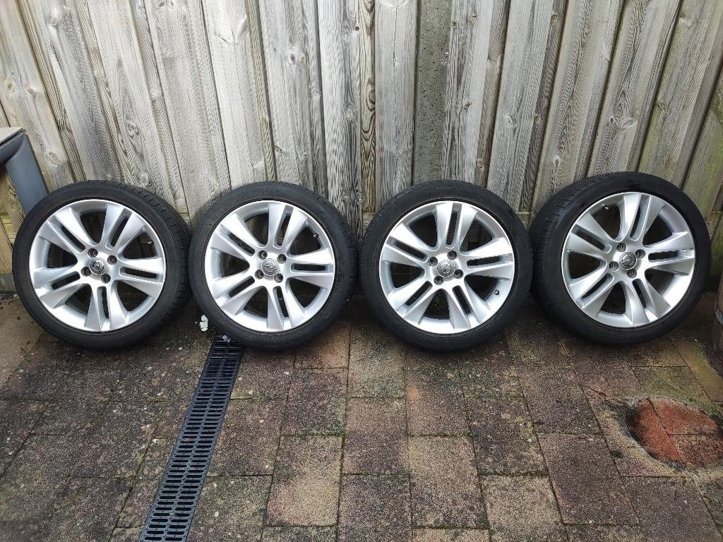 Wielen Opel Corsa D en E, Ophalen, Banden en Velgen, 17 inch, Personenwagen