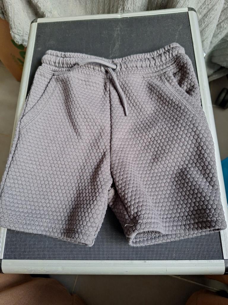 Geribbelde donkergrijze broek maat 92, Broek, Onbekend, Ophalen of Verzenden, Zo goed als nieuw